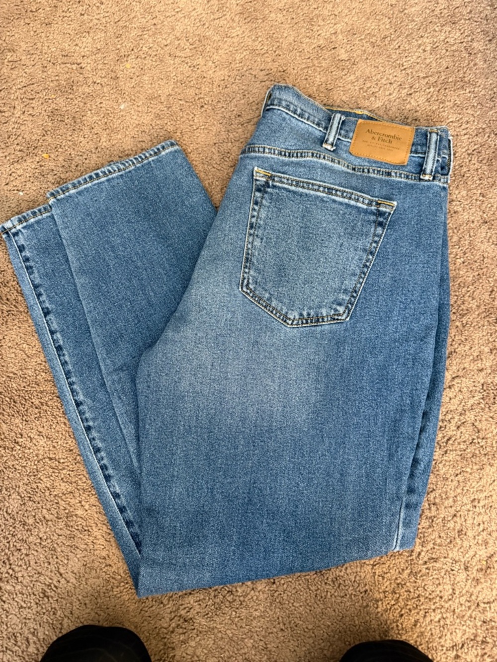 Abercrombie & Fitch Men's Straight-Leg Light Blue Denim Jeans 36x32